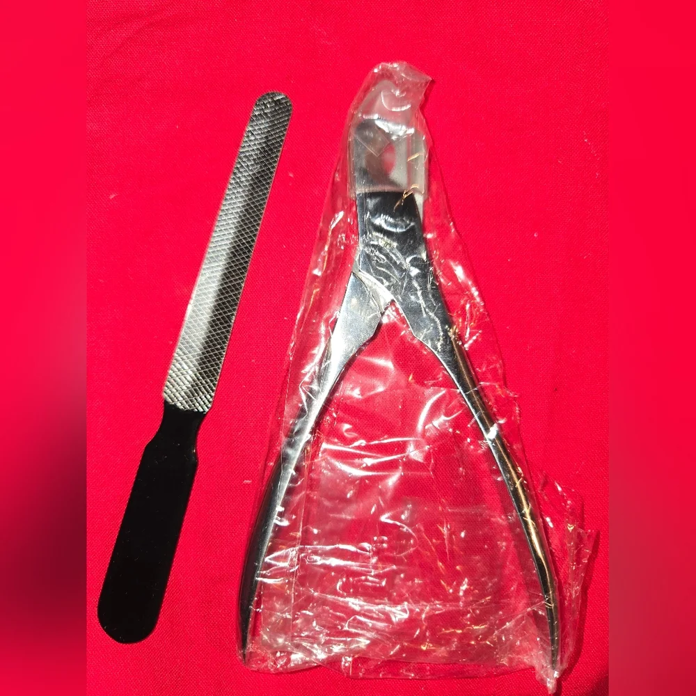 Pet clippers and file